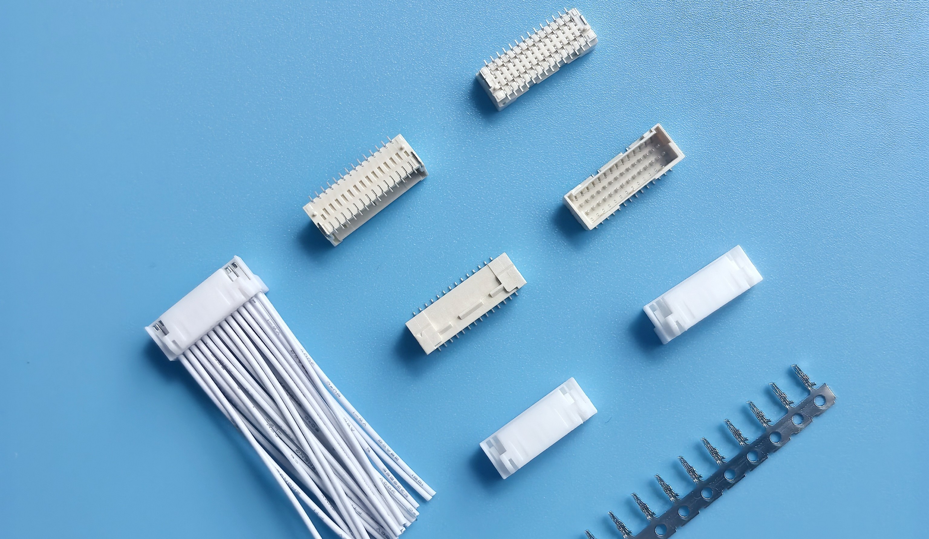 CSG英联电子-1.00mm间距双排带中外扣推出NSHD系列连接器---新品发布